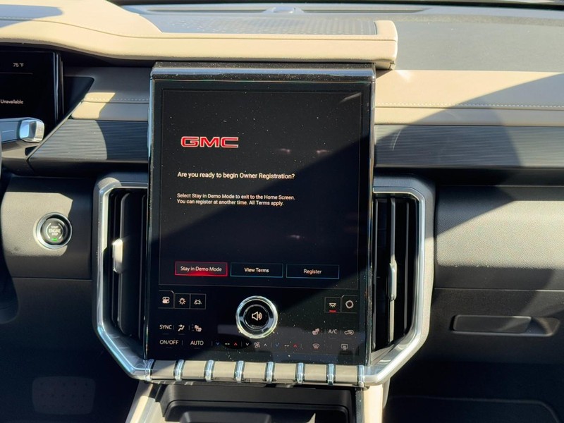 GMC Acadia Vehicle Image 09