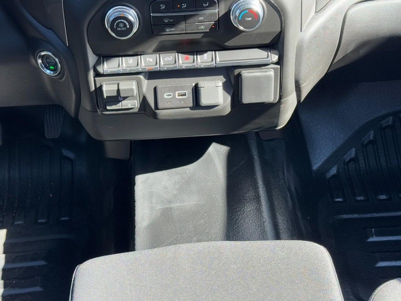 GMC Sierra 2500HD Vehicle Image 09