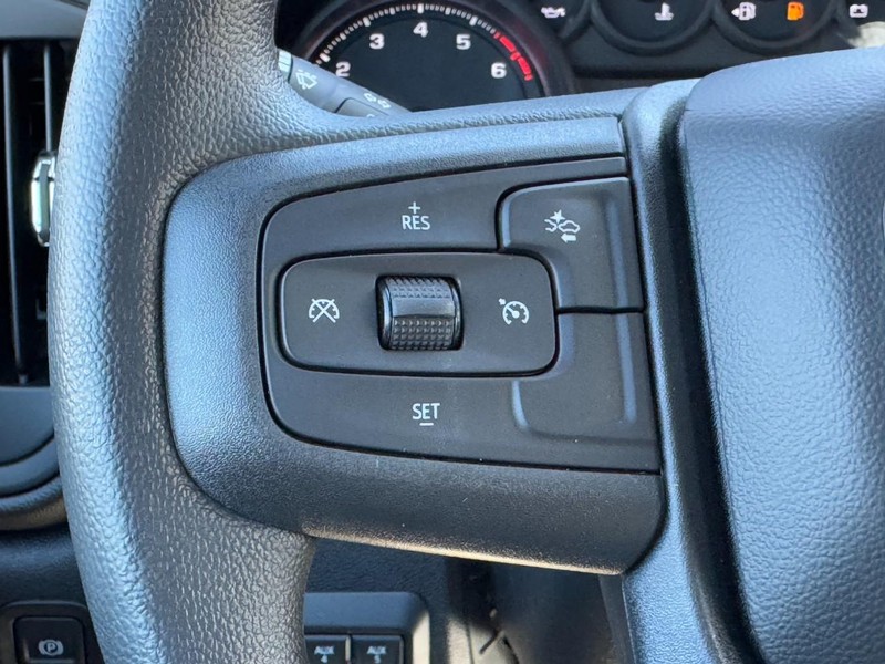 GMC Sierra 2500HD Vehicle Image 11