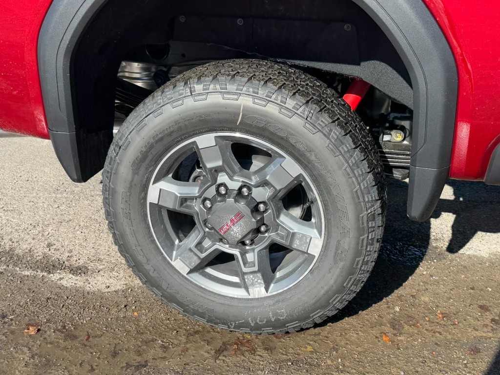 GMC Sierra 2500HD Vehicle Image 04