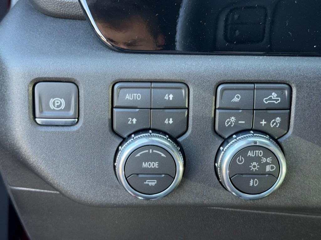 GMC Sierra 2500HD Vehicle Image 11