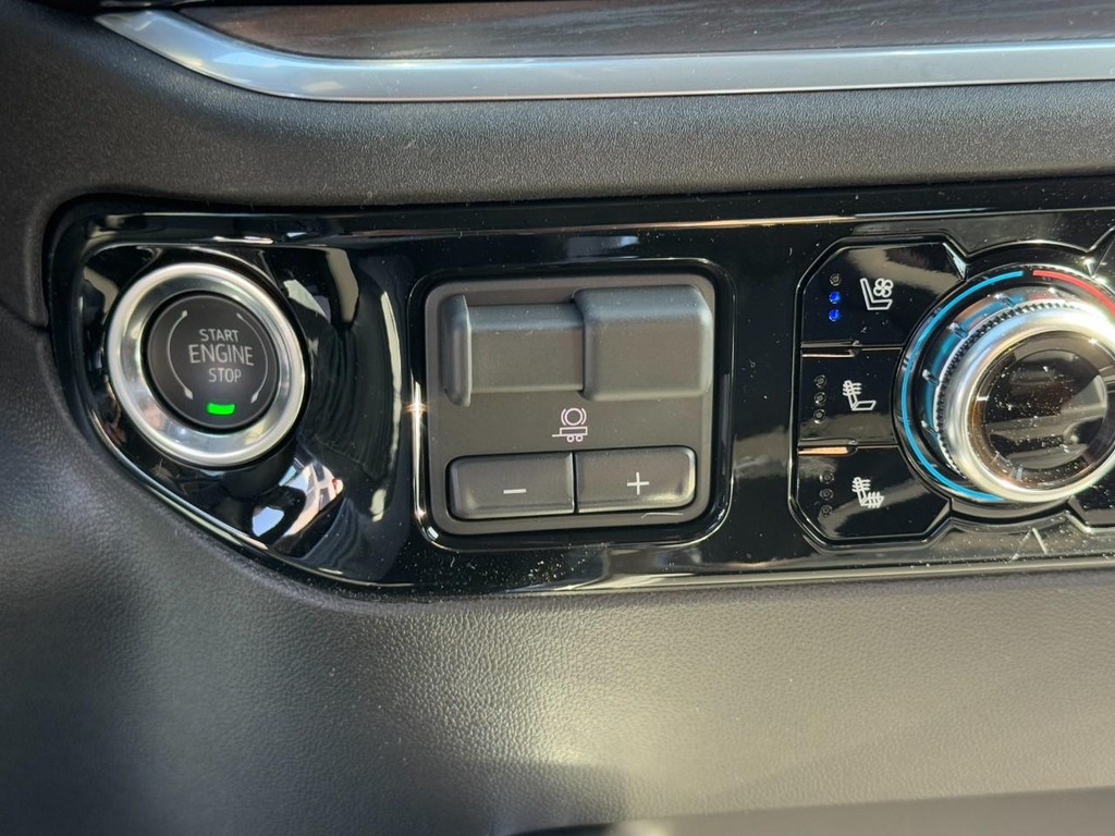 GMC Sierra 2500HD Vehicle Image 14