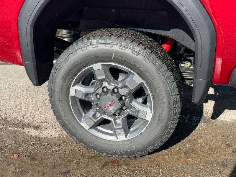 GMC Sierra 2500HD Vehicle Image 04