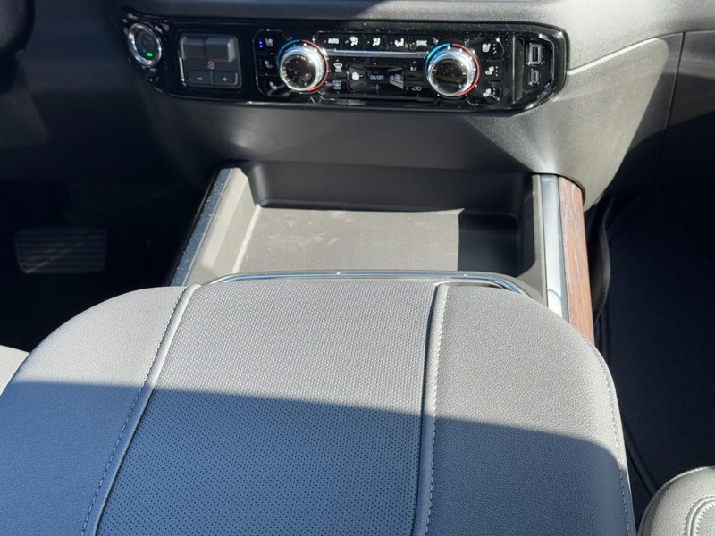 GMC Sierra 2500HD Vehicle Image 09