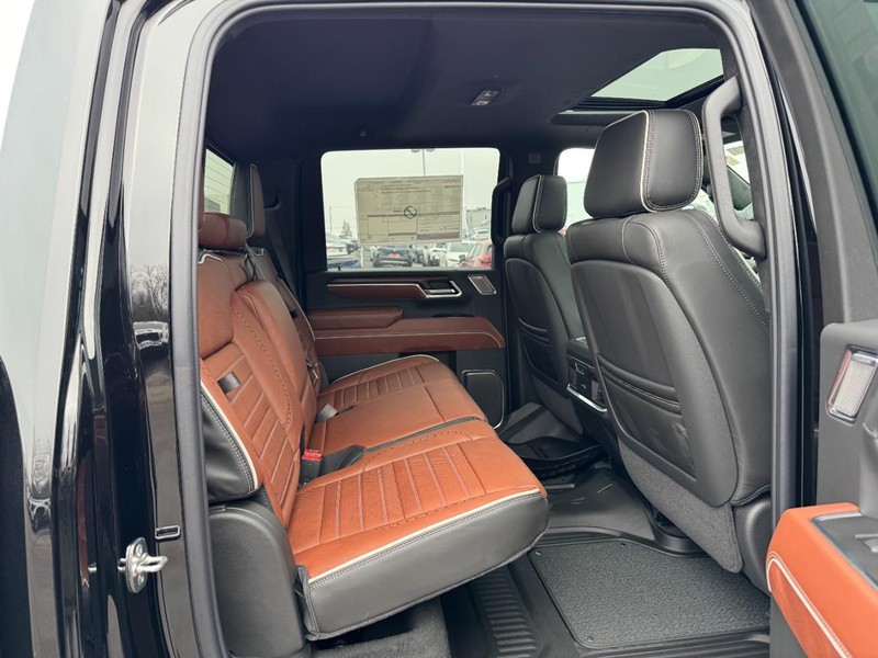 GMC Sierra 2500HD Vehicle Image 05