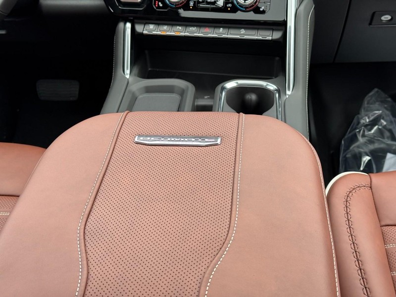 GMC Sierra 2500HD Vehicle Image 09