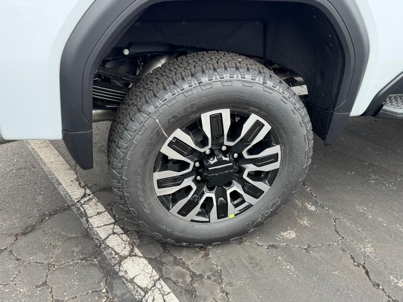 GMC Sierra 2500HD Vehicle Image 04