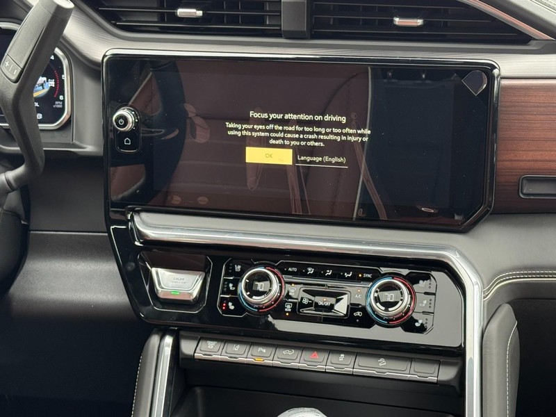 GMC Sierra 2500HD Vehicle Image 08