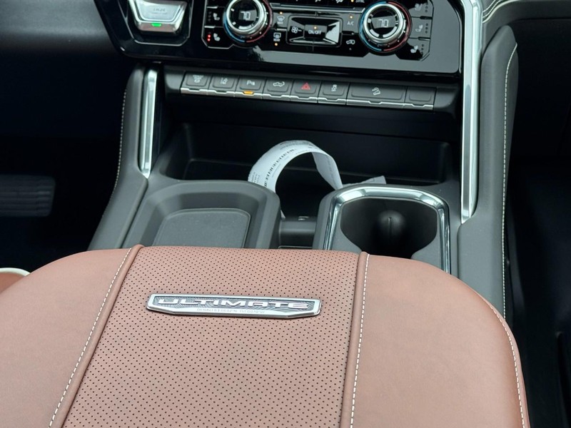 GMC Sierra 2500HD Vehicle Image 09