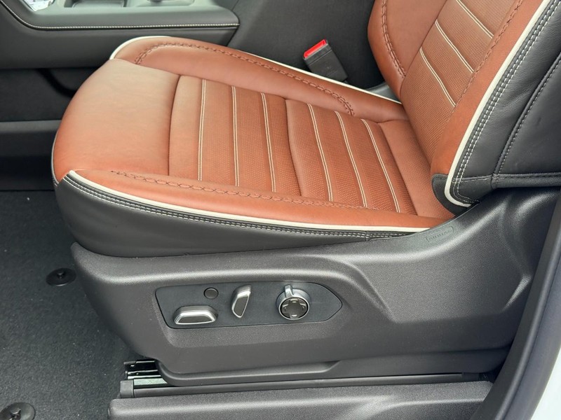 GMC Sierra 2500HD Vehicle Image 15