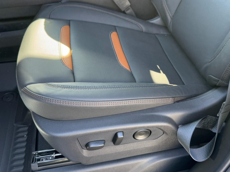 GMC Sierra 1500 Vehicle Image 16