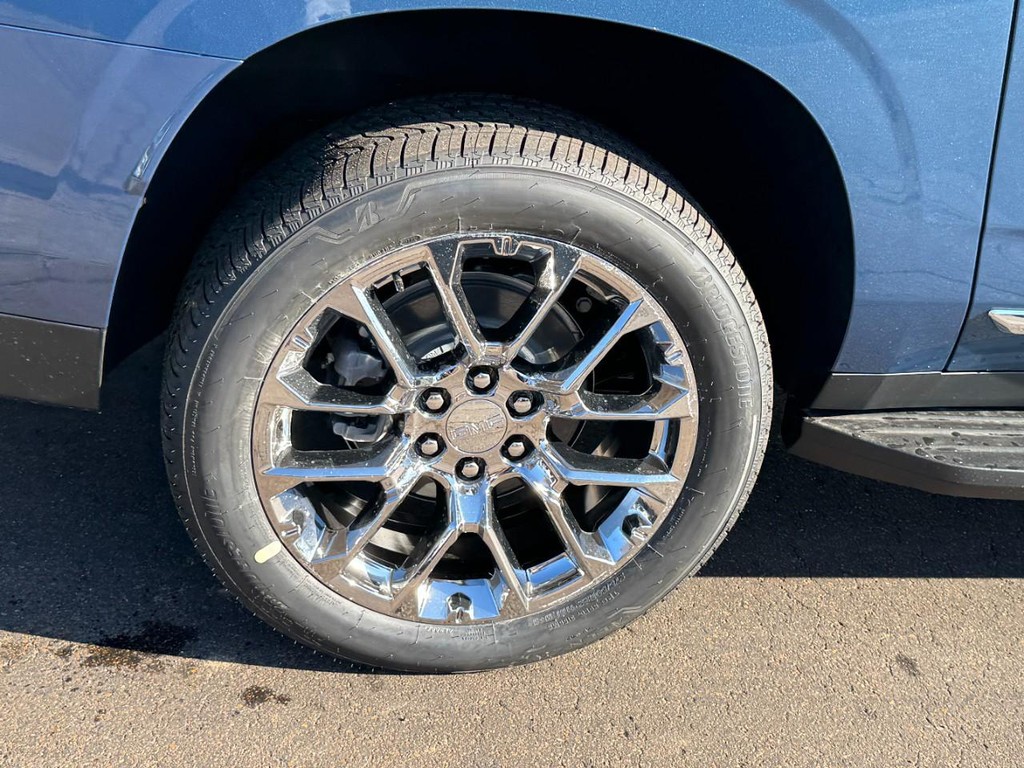 GMC Yukon XL Vehicle Image 04