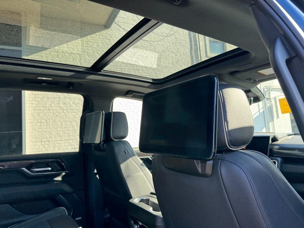 GMC Yukon XL Vehicle Image 06