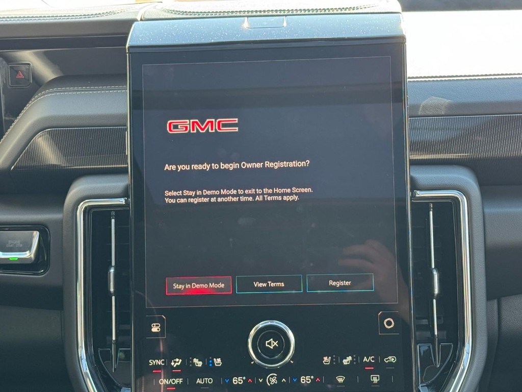 GMC Yukon XL Vehicle Image 10