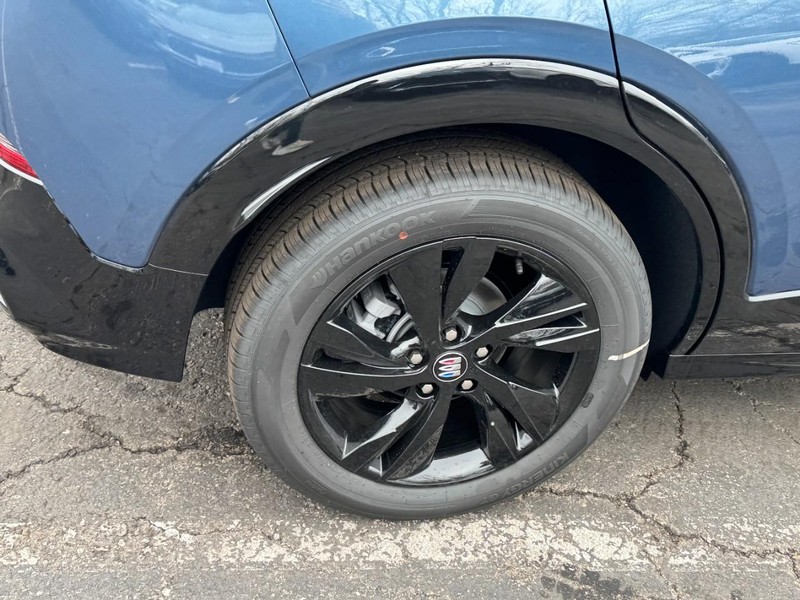 Buick Encore GX Vehicle Image 04