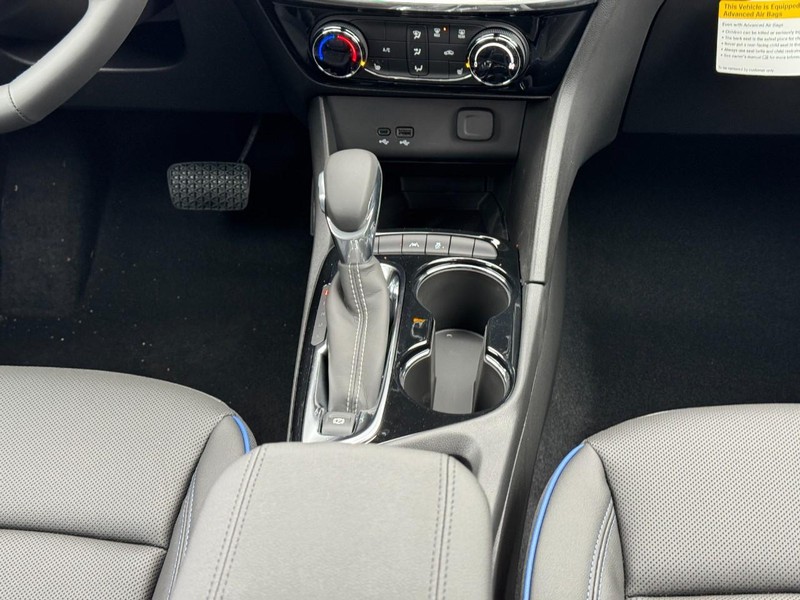 Buick Encore GX Vehicle Image 09