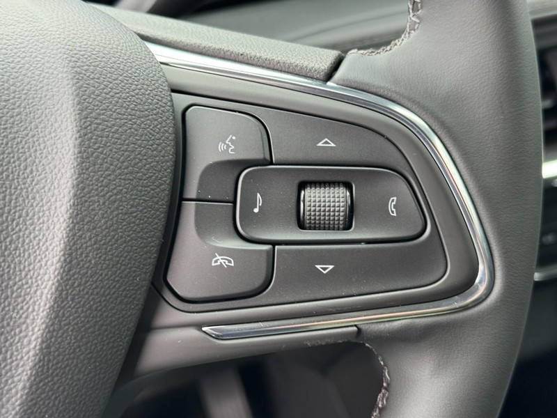 Buick Encore GX Vehicle Image 11