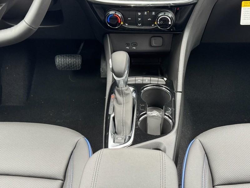 Buick Encore GX Vehicle Image 09