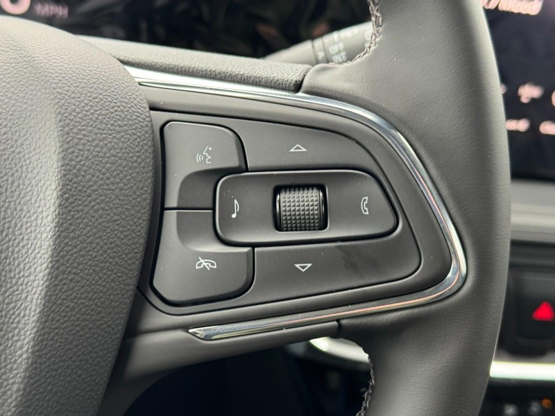 Buick Encore GX Vehicle Image 11