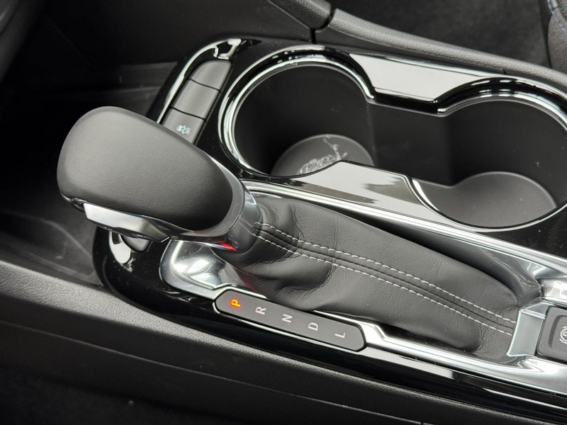 Buick Encore GX Vehicle Image 12