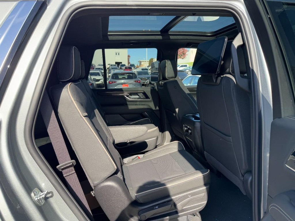 GMC Yukon Vehicle Image 05