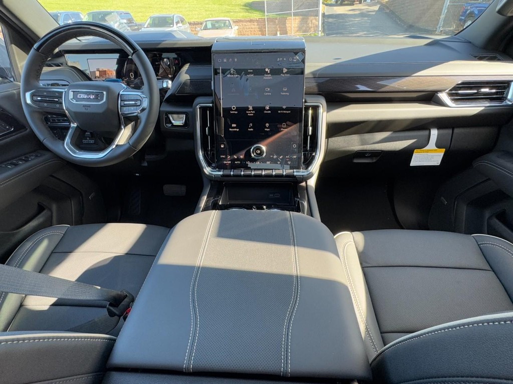 GMC Yukon Vehicle Image 08