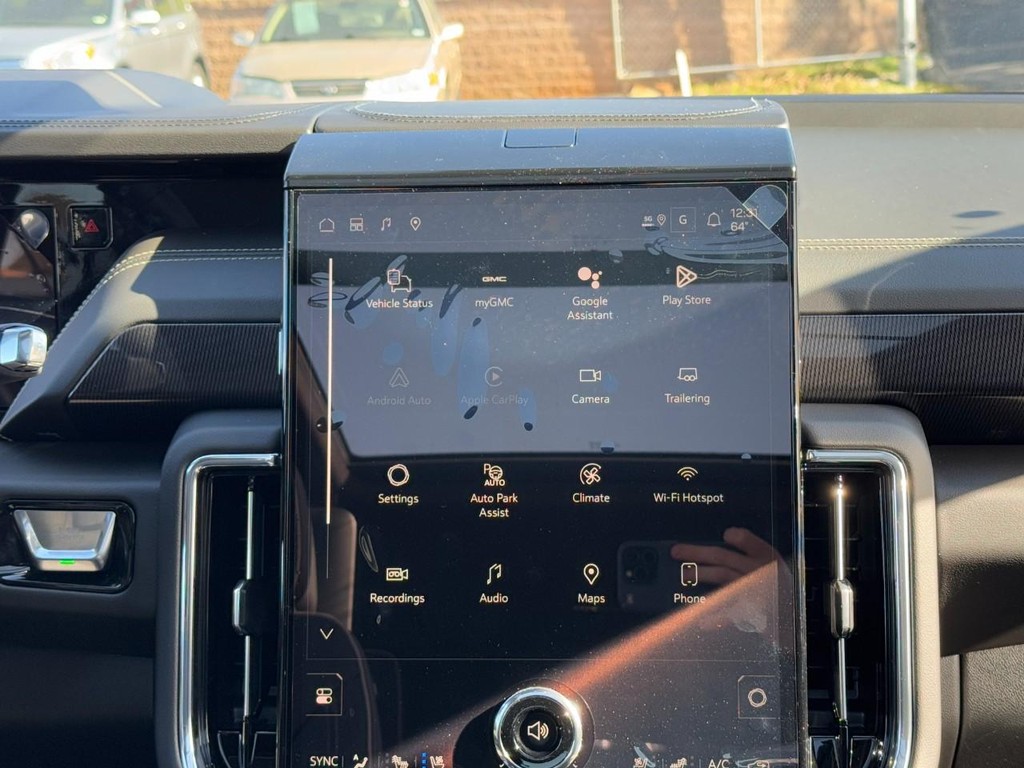 GMC Yukon Vehicle Image 10