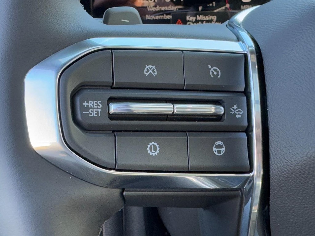 GMC Yukon Vehicle Image 14