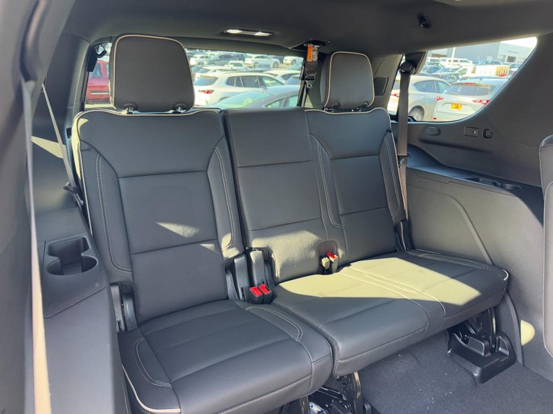 GMC Yukon Vehicle Image 07