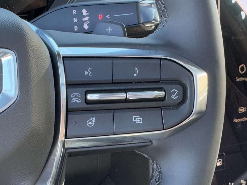 GMC Yukon Vehicle Image 15