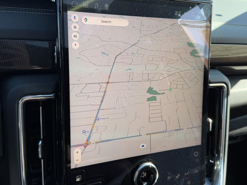 GMC Yukon Vehicle Image 18