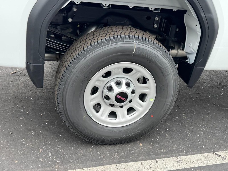 GMC Sierra 3500HD Vehicle Image 04