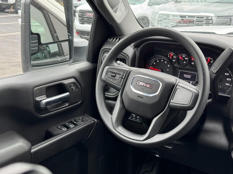 GMC Sierra 3500HD Vehicle Image 07