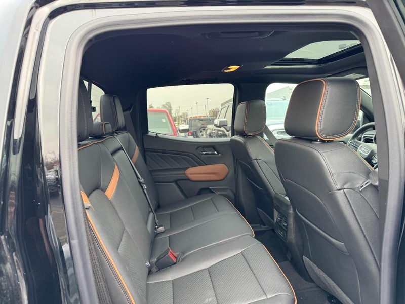 GMC Canyon Vehicle Image 05