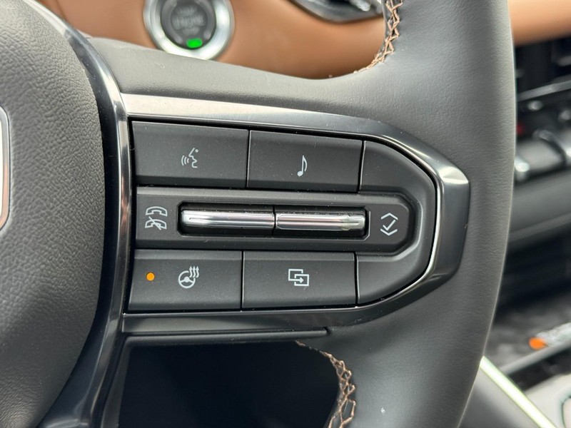 GMC Canyon Vehicle Image 12