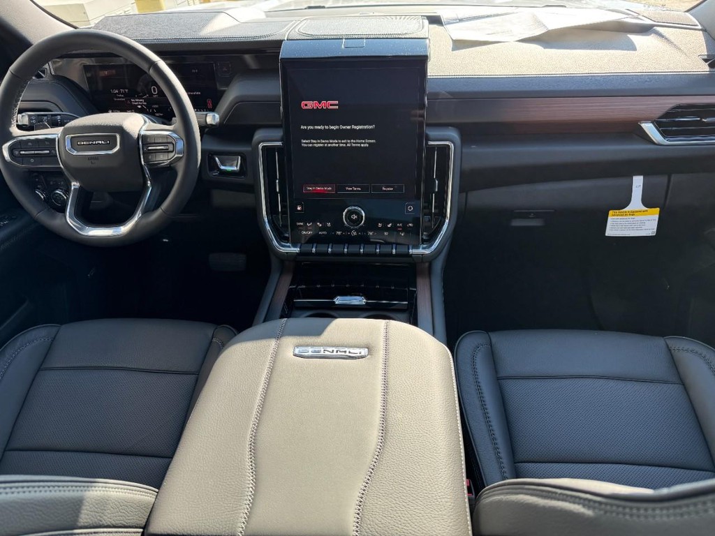 GMC Yukon Vehicle Image 06