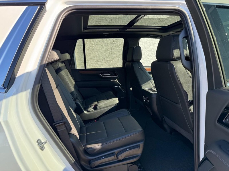 GMC Yukon Vehicle Image 05