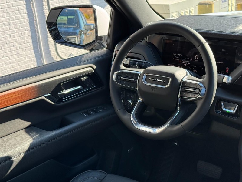 GMC Yukon Vehicle Image 07