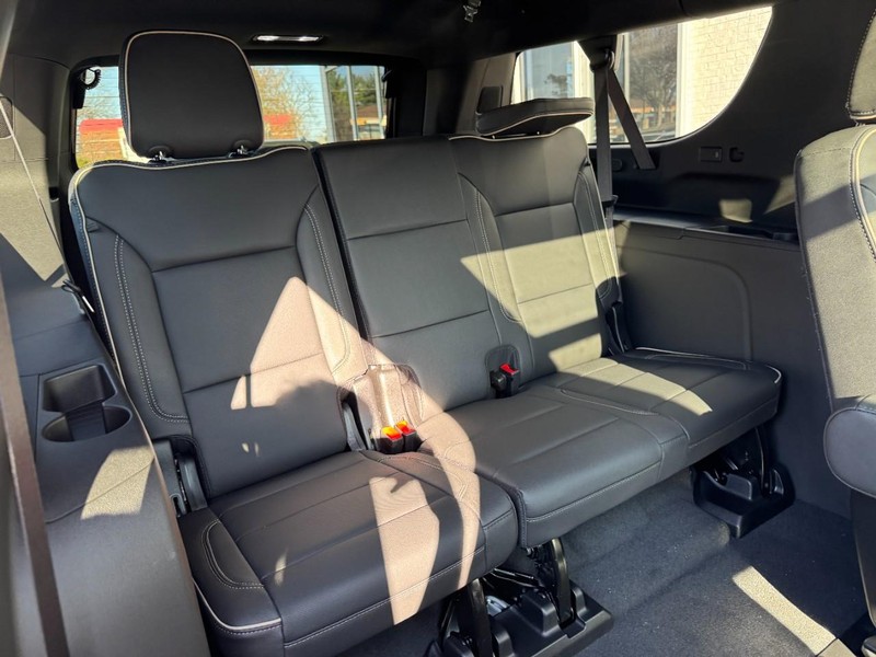 GMC Yukon XL Vehicle Image 07