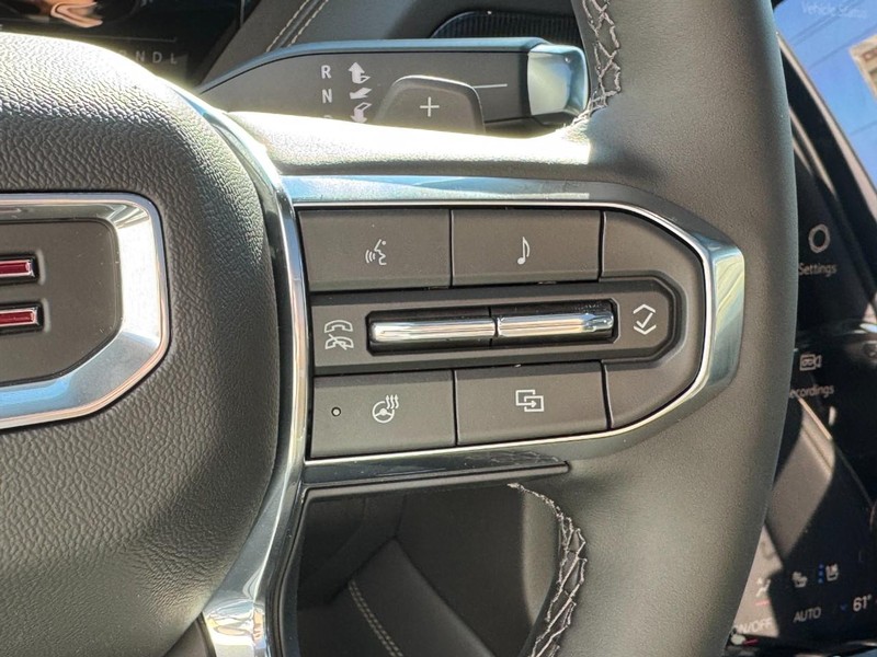 GMC Yukon XL Vehicle Image 14