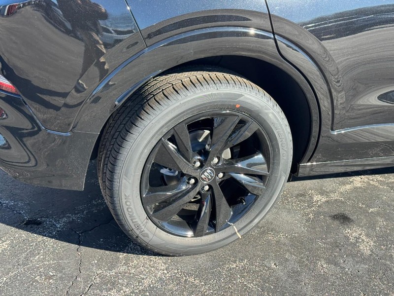 Buick Encore GX Vehicle Image 04