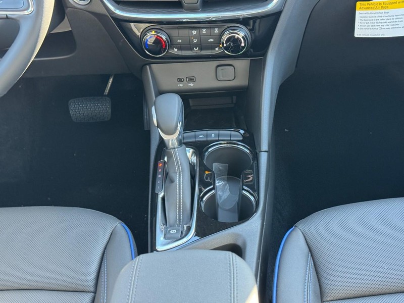 Buick Encore GX Vehicle Image 09