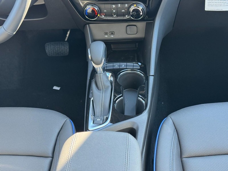 Buick Encore GX Vehicle Image 09