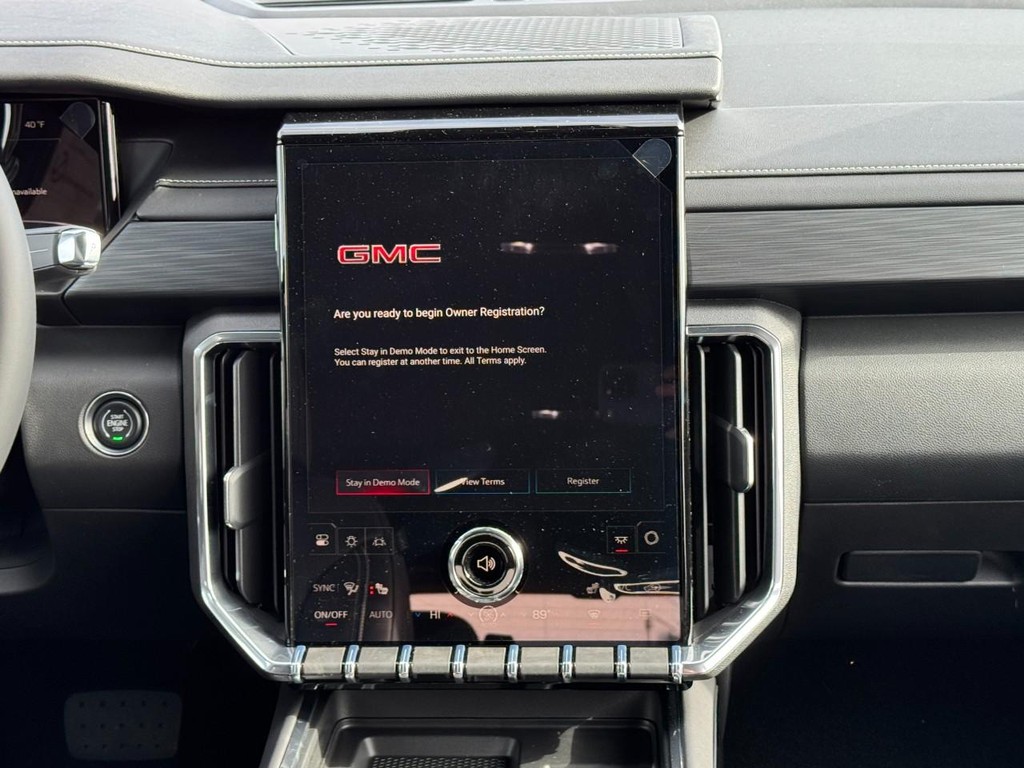 GMC Acadia Vehicle Image 09