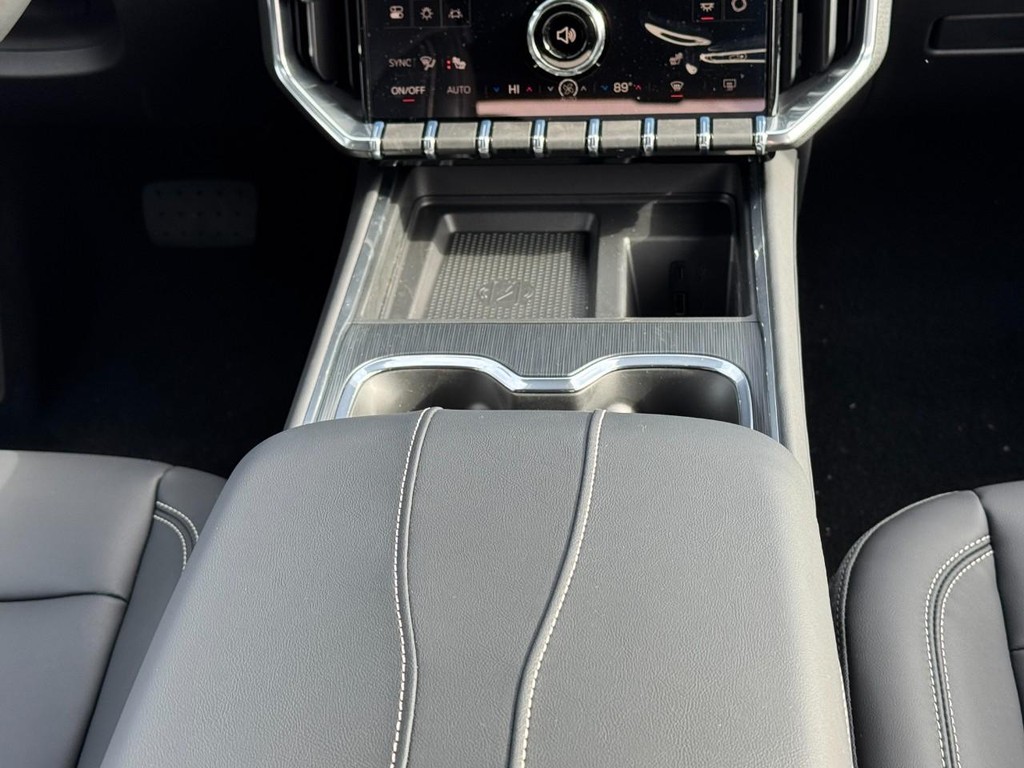 GMC Acadia Vehicle Image 10