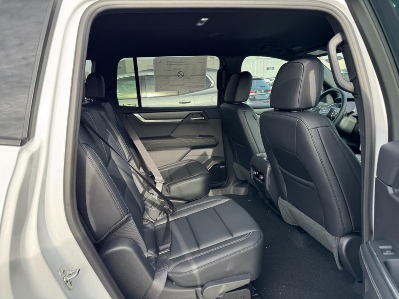 GMC Acadia Vehicle Image 05