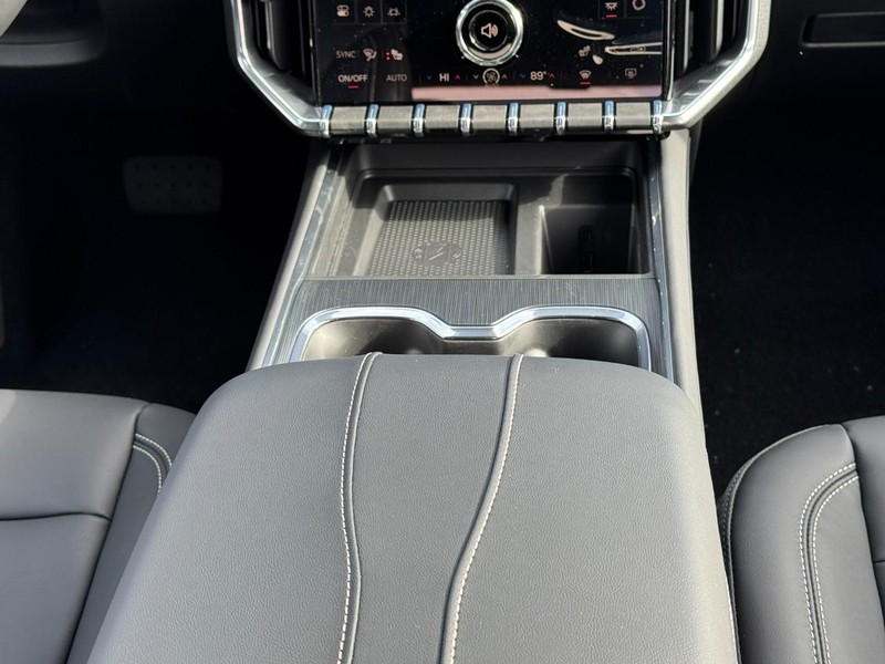 GMC Acadia Vehicle Image 10