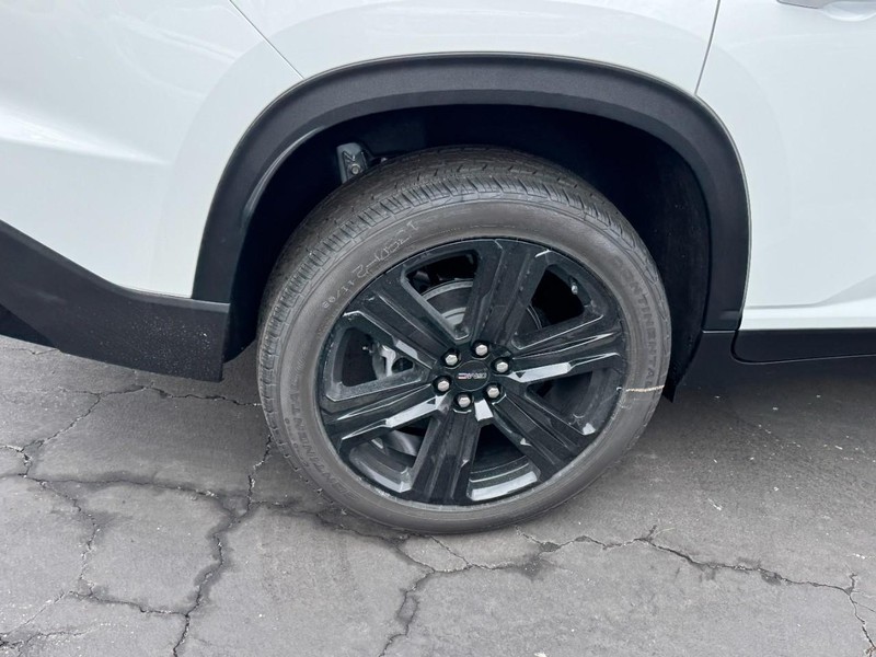 GMC Acadia Vehicle Image 04