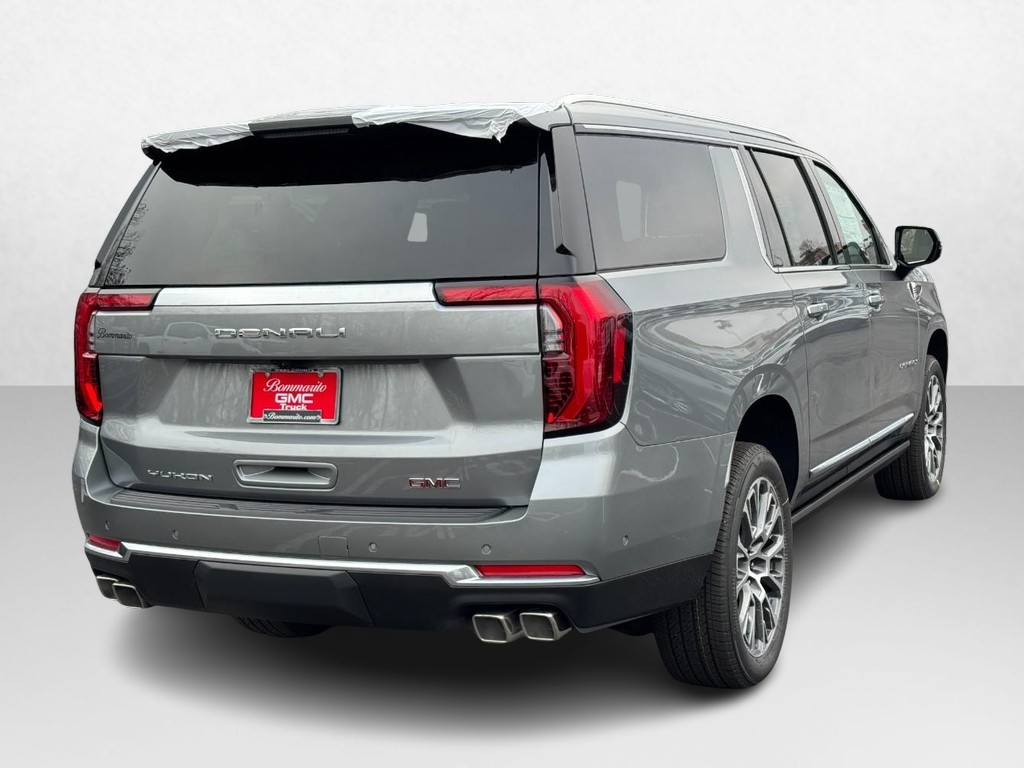 GMC Yukon XL Vehicle Image 03