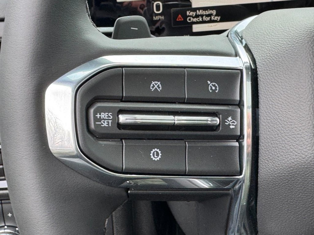 GMC Yukon XL Vehicle Image 12